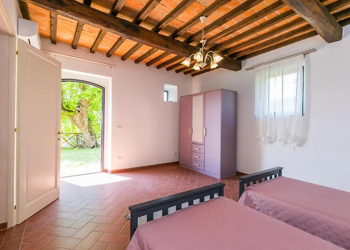 Nyaraló La Querciolaia By Interhome